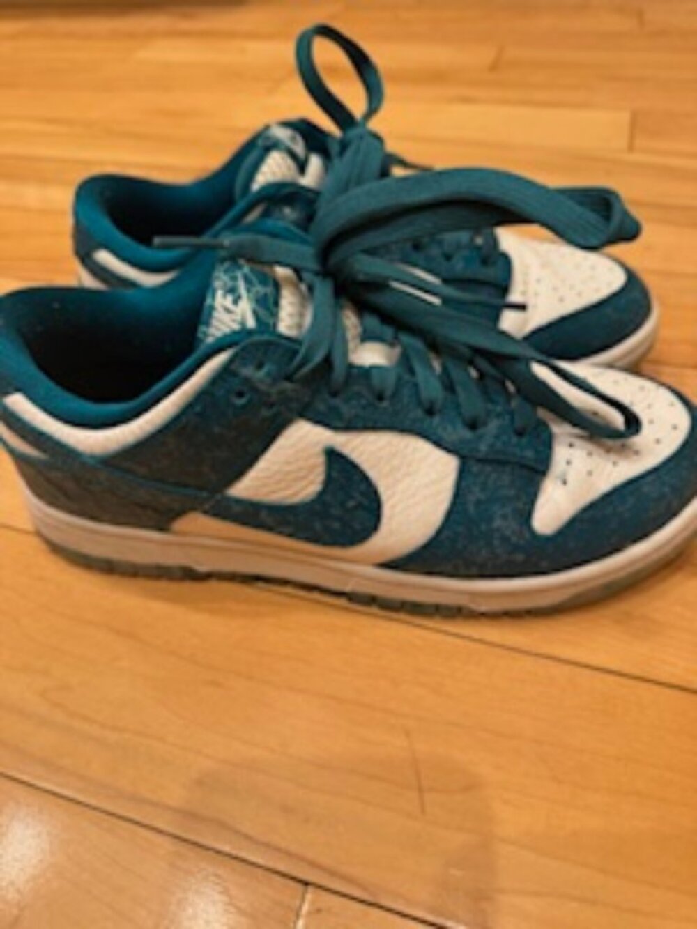 Nike women’s Dunk Low ‘Ocean’ Size 6.5